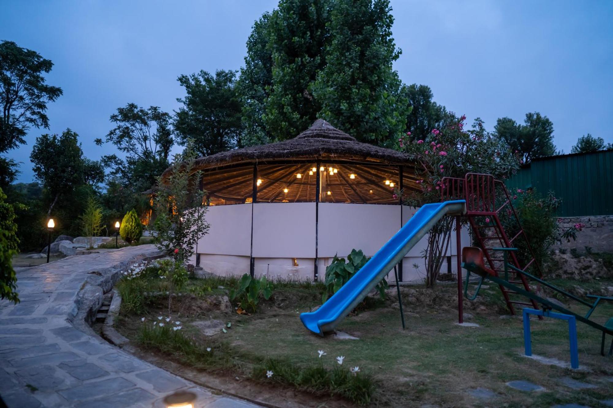 Dev Bhoomi Farms & Cottages Dharamshala Exterior foto